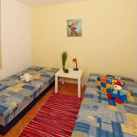 Ferienhaus-bergstrasse-ferienwohnung-b6 Dom wakacyjny Korswandt